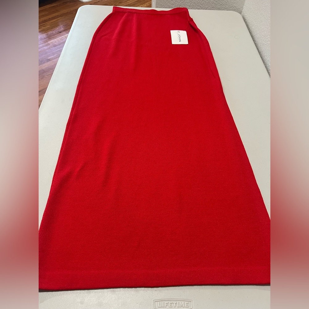 ST. JOHN Evening Women Knit Red Long Skirt Size 6 (Minor Knit Variation)